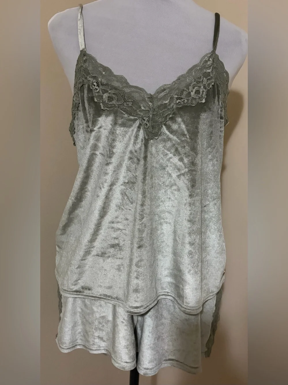 Danskin Sage Green Crushed Velvet 2PC Pajama Set Lace Trim Cami Shorts Size L